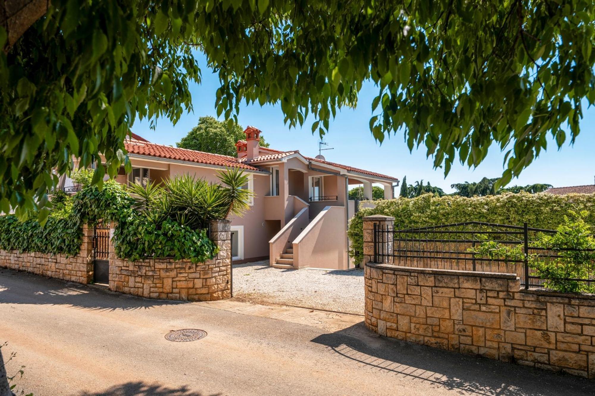 Villa Corinna Kukci Exterior photo